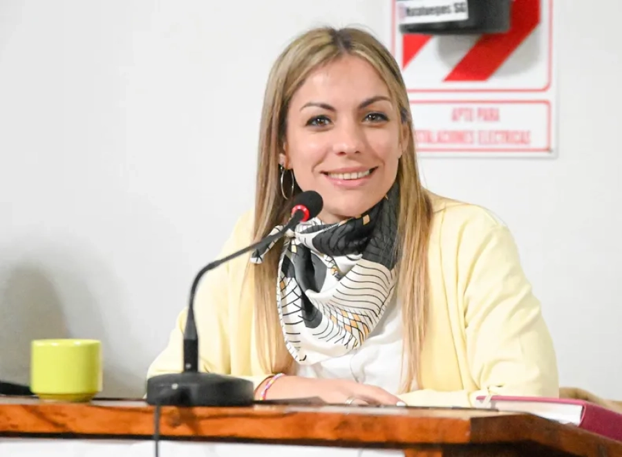Vanina Basald&uacute;a, concejal de Juntos por Gualeguaych&uacute;, es la hermana del titular de la cooperativa cuestionada por el PJ.