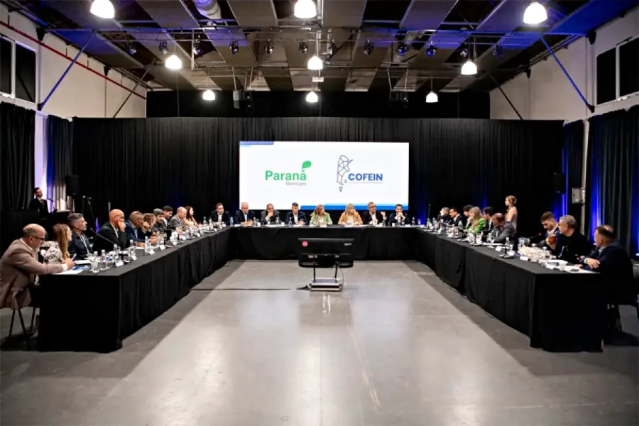Plenario de intendentes durante el encuentro del Cofein en Paran&aacute;.