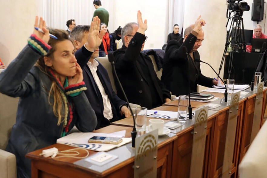 Concejala libertaria sigue complicada en la justicia por "contaminación y desobediencia reiterada"