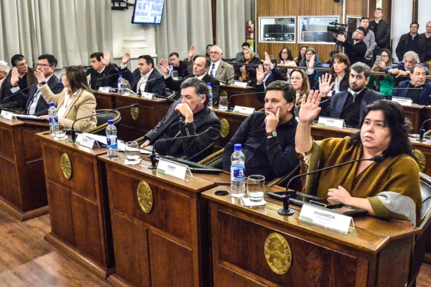 El Senado aprueba el endeudamiento de Frigerio tras un ingreso formal fuera de reglamento