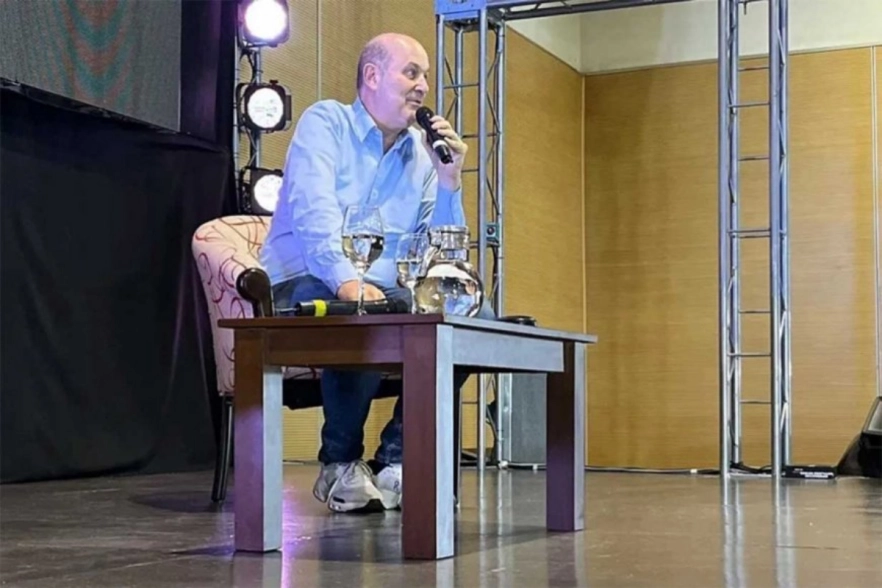En Concordia, Sturzenegger defendió los vetos y anticipó modificaciones en el programa cambiario