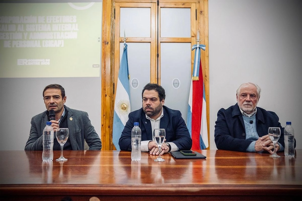 Daniel Blanzaco, Manuel Troncoso y Jos&eacute; Allende.