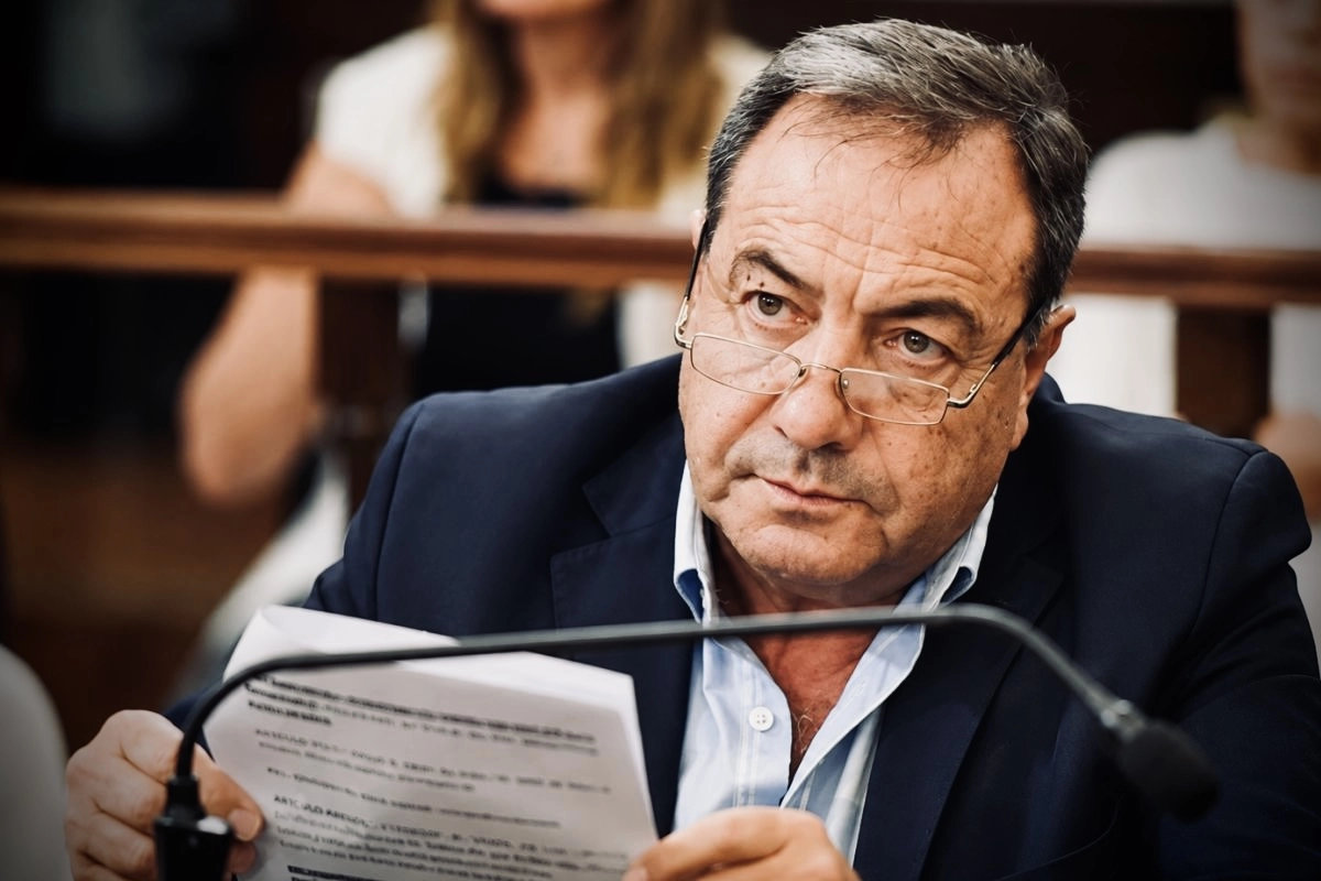 V&iacute;ctor Sanzberro, senador por Victoria (PJ - Frente M&aacute;s para Entre R&iacute;os).